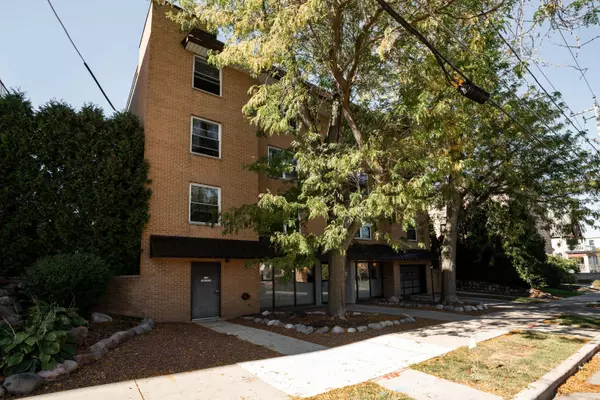 2121 N Cambridge Ave Unit 313, Milwaukee, WI 53202