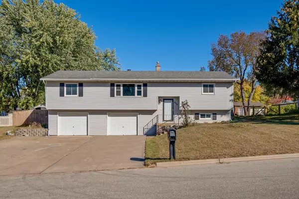 605 Alpine Ln,  Holmen,  WI 54636