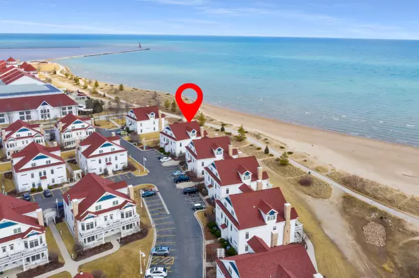 819 Beachfront Dr, Sheboygan, WI 53081