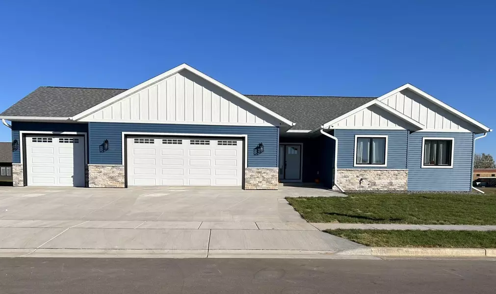 613 Boone Ln, Holmen, WI 54636