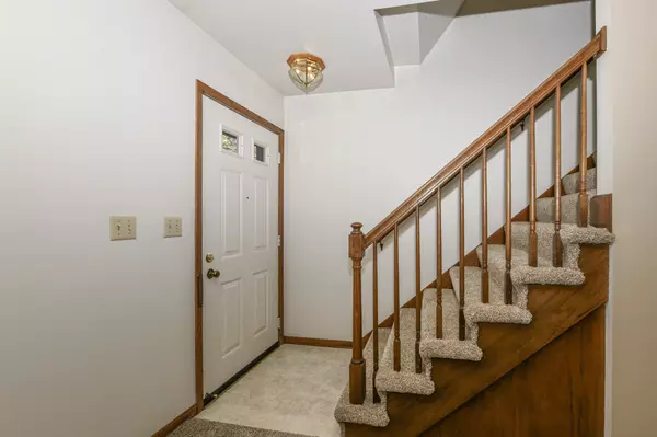 West Allis, WI 53214,9510 W Maple Ct