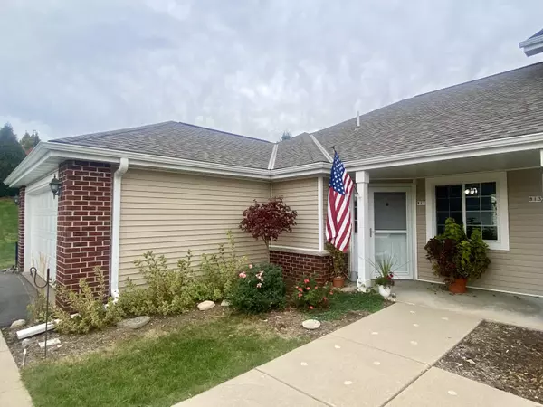 811 Cumberland Ln, Port Washington, WI 53074