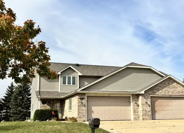 1018 Autumn Dr Unit 1, West Bend, WI 53090