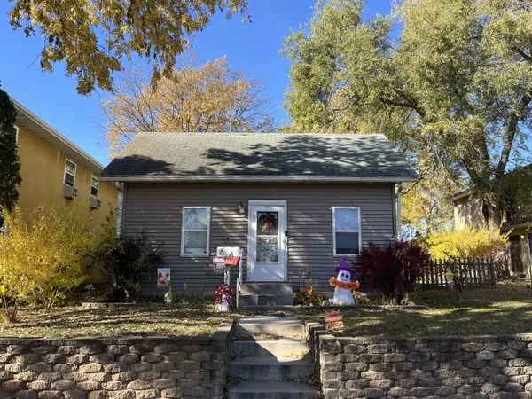 421 Caledonia St, La Crosse, WI 54603