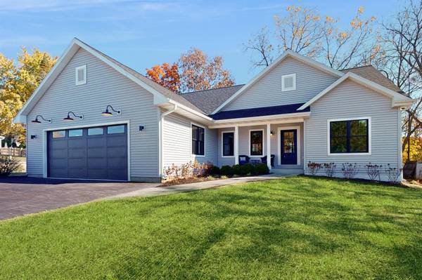 N3242 Hickory Rd, Geneva, WI 53147