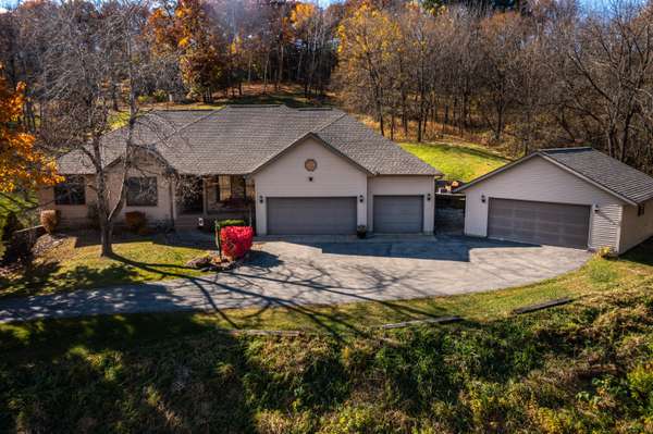 N5521 Gray Horse Rd, Hamilton, WI 54669