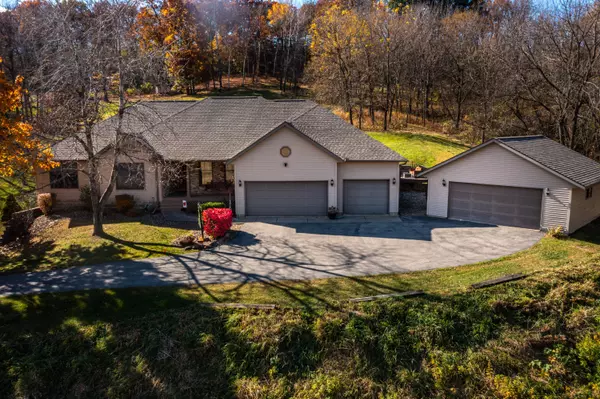 N5521 Gray Horse Rd, Hamilton, WI 54669