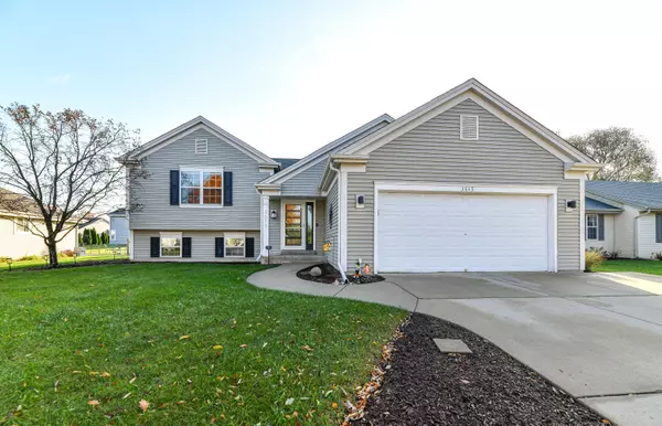 3615 Applewood Dr, Waukesha, WI 53189