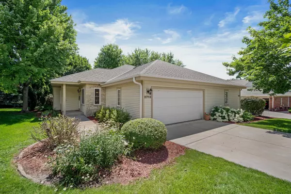 2713 Sandra Ln, Waukesha, WI 53188