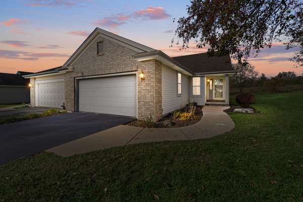 3526 Rapids Trl, Waukesha, WI 53189