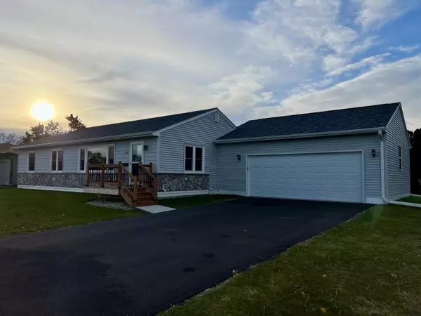 708 Schumacher Way -, Fort Atkinson, WI 53538