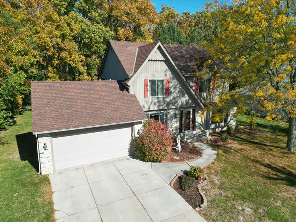 4236 W Tumblecreek Dr, Franklin, WI 53132