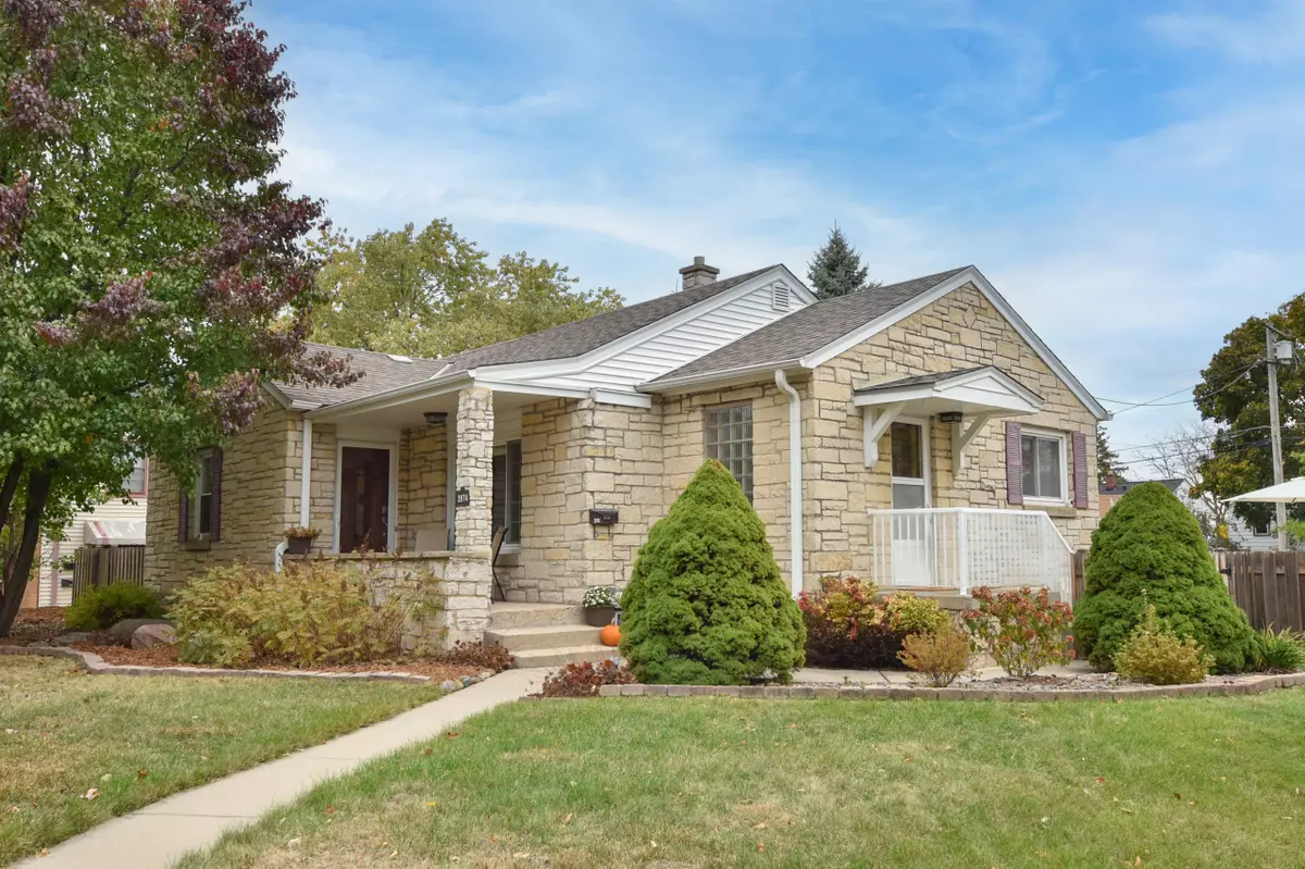 Milwaukee, WI 53219,2974 S 49th St