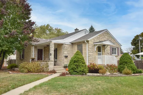 2974 S 49th St, Milwaukee, WI 53219