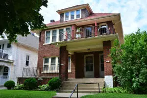 3913 N Farwell Ave Unit 3913, Shorewood, WI 53211