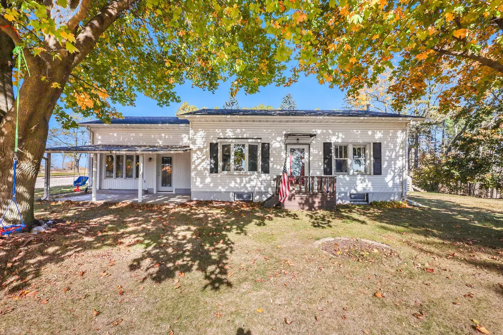 Mishicot, WI 54228,636 Elm St