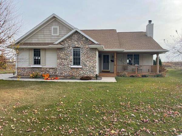 137 Highland Dr, Glenbeulah, WI 53023