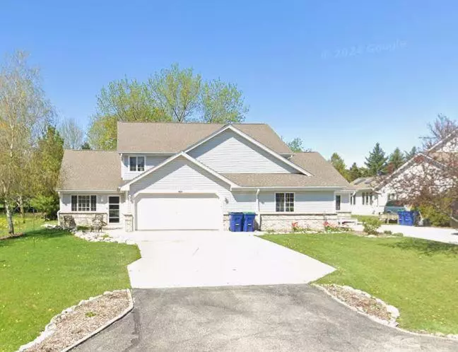 6811 Diane Dr, Newburg, WI 53090