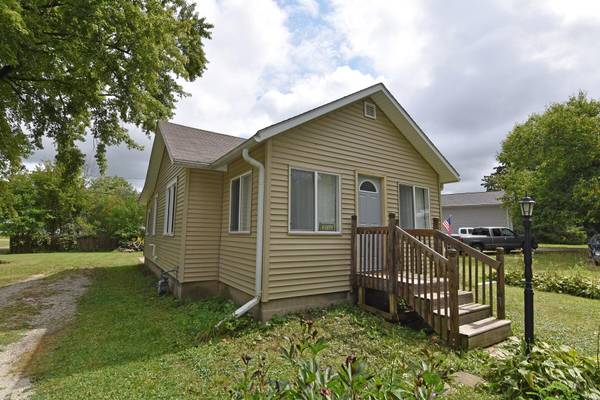 2715 Marshall Sq, Dover, WI 53139