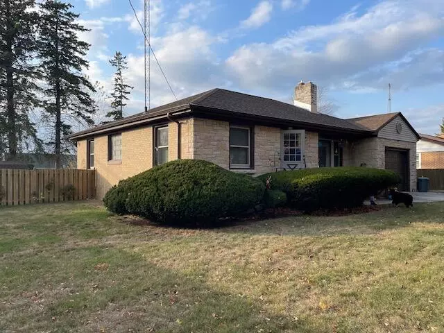 Manitowoc, WI 54220,1418 S 22nd St