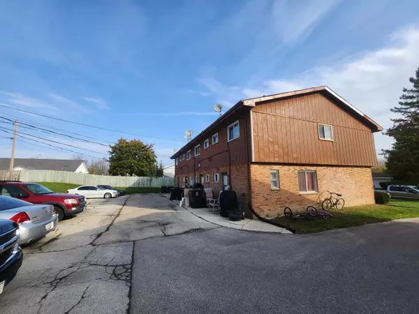 South Milwaukee, WI 53172,1404 Willow Ln