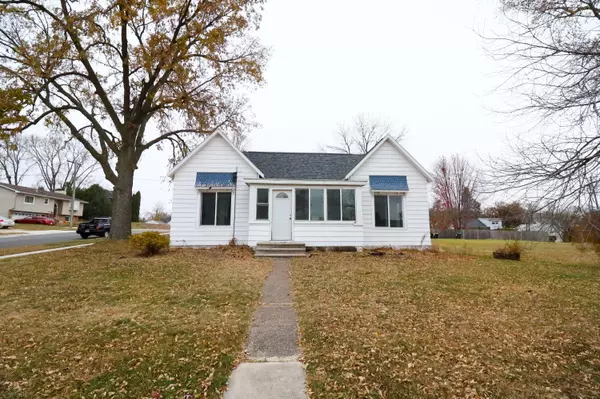 332 S Main St, Pine Island, MN 55963