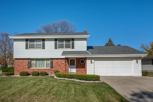 8210 W Leroy Ave, Greenfield, WI 53220