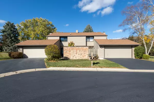 11015 N Elder Tree Ct, Mequon, WI 53092