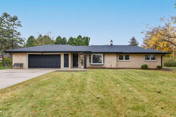 2905 Burlawn Pkwy, Brookfield, WI 53005