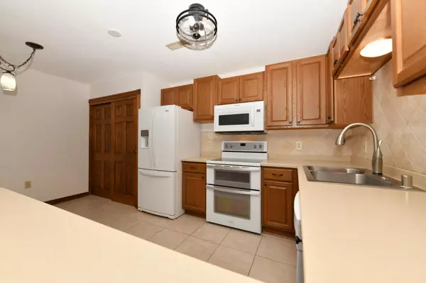 Muskego, WI 53150,W170S7579 Gregory Dr Unit H