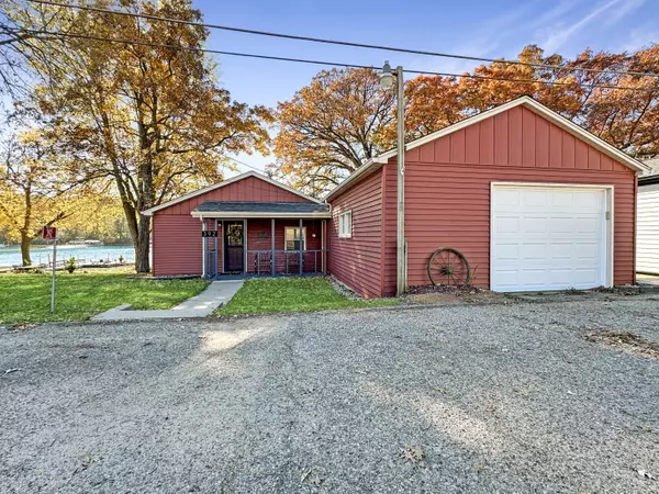 392 E Richardson Springs Rd, Fulton, WI 53534