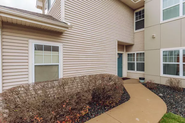 Franklin, WI 53132,9363 S Cobblestone Way Unit B