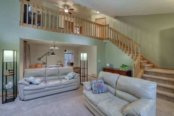 Pewaukee, WI 53072,831 Kingston Ct