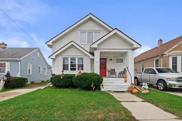 2903 Mitchell St, Racine, WI 53403