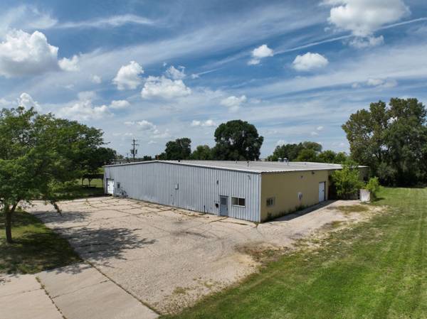 848 E Commercial Ave, Whitewater, WI 53190