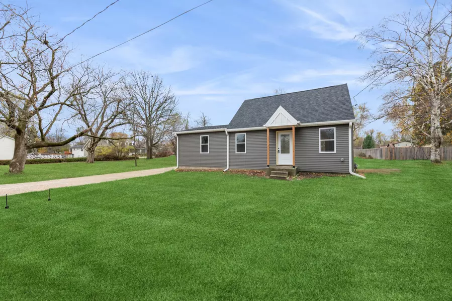 W911 Hyacinth Rd, Bloomfield, WI 53128