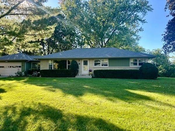 4555 N 148th St, Brookfield, WI 53005