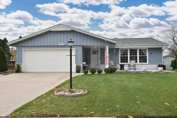 8148 W Imperial Dr, Franklin, WI 53132