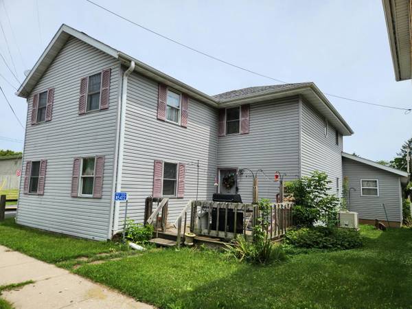 N5472 Cigrand Dr, Fredonia, WI 53021