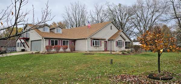 N942 Rose Dr, Bloomfield, WI 53128