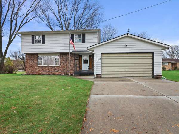 1308 Waldron St, Watertown, WI 53094