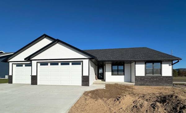 2003 Spakenburg Rd, Holmen, WI 54636