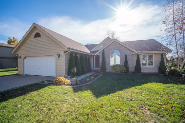 167 W Acorn Dr,  Grafton,  WI 53024