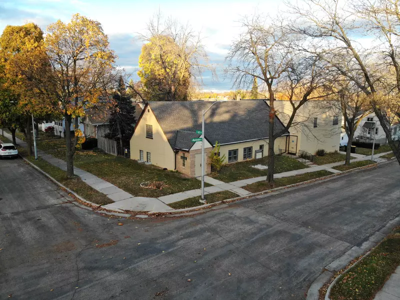 6228 W Washington St, West Allis, WI 53214