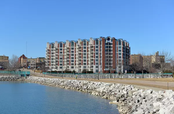 333 Lake Ave Unit 706, Racine, WI 53403