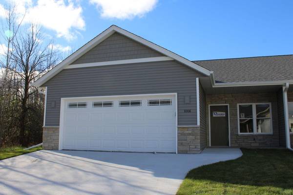 1006 Covington Dr Unit 1, Sheboygan Falls, WI 53085