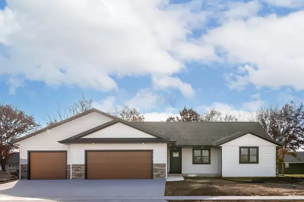 1916 Golden Gate Way, Holmen, WI 54636