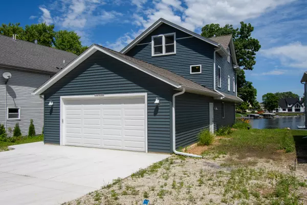 Muskego, WI 53150,W188S7598 Oak Grove Dr