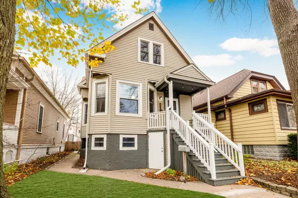 2751 S Burrell St, Milwaukee, WI 53207