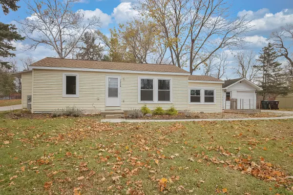 N1270 Clover Rd, Bloomfield, WI 53128